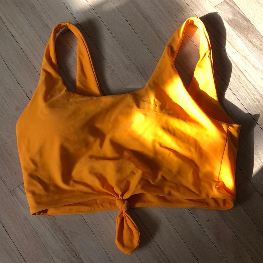 Women’s Medium swim top